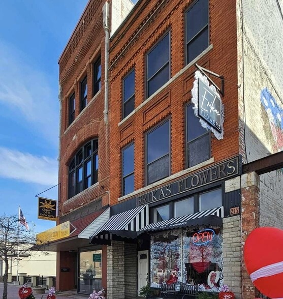 Primary Photo Of 212 S Washington Ave, Saginaw General Retail For Sale