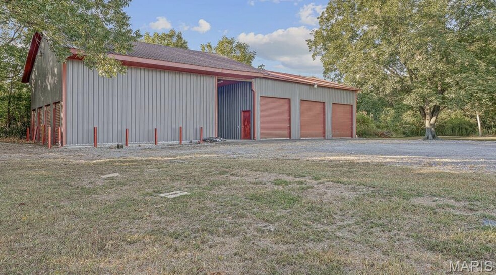 More Photos Of 510 N Walnut St, Steele General Retail For Sale