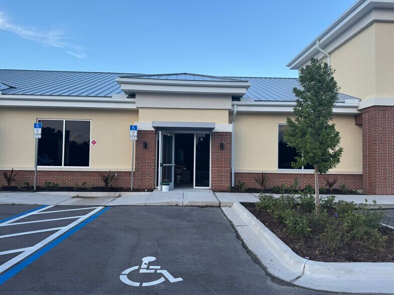 More Photos Of 6865 Murrell Rd, Melbourne Medical For Lease