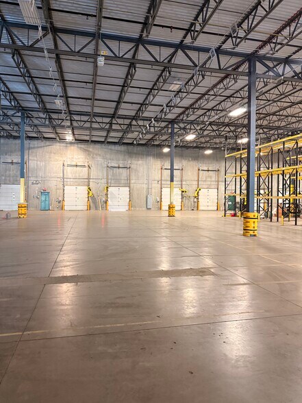 More Photos Of 2015 Silver Bell Rd, Eagan Industrial For Lease
