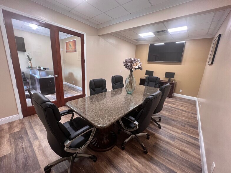 More Photos Of 3239 Old Winter Garden Rd, Orlando Flex For Sale