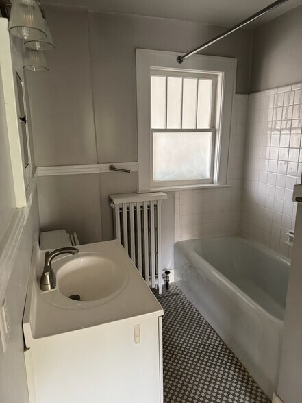 More Photos Of 1602 Grandin Rd SW, Roanoke Medical For Sale