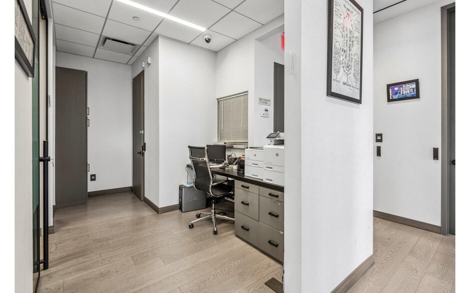 More Photos Of 50 W 47th St, New York Office Residential For Sale