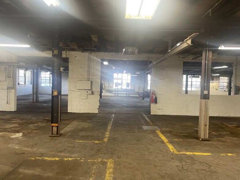 More Photos Of 3106 Elm Ave, Baltimore Manufacturing For Lease