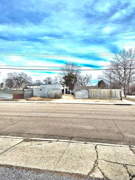 More Photos Of 618 N 3rd St, Memphis Auto Repair For Sale