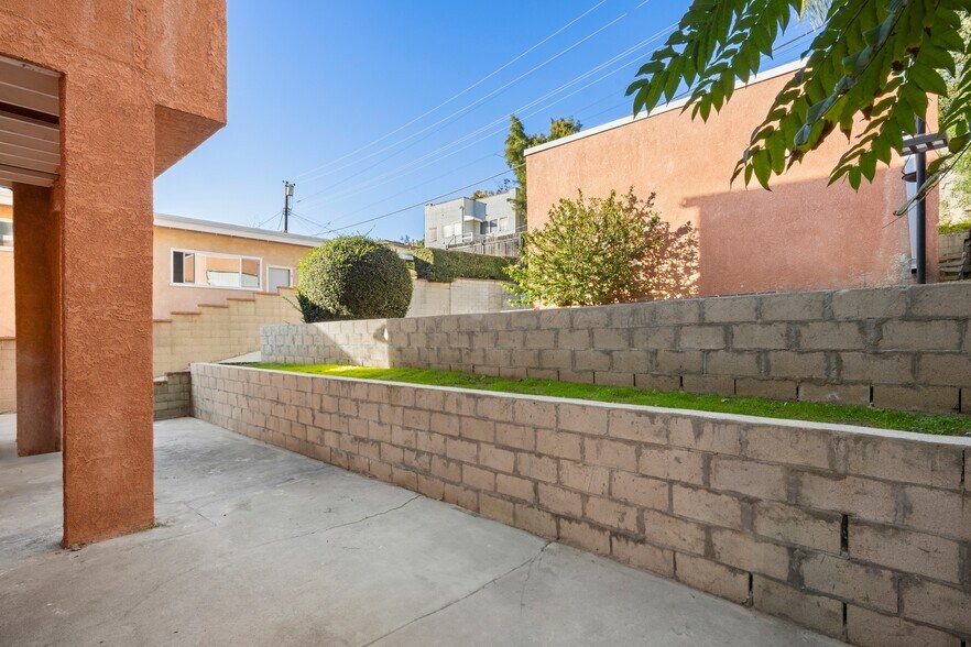 More Photos Of 2243 India St, Los Angeles Multifamily For Sale