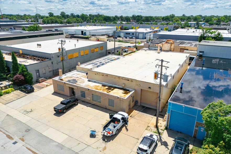 Primary Photo Of 10709 Capital St, Oak Park Manufacturing For Sale