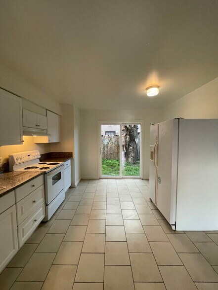 More Photos Of 4421 E Hedges Ave, Fresno Apartments For Sale