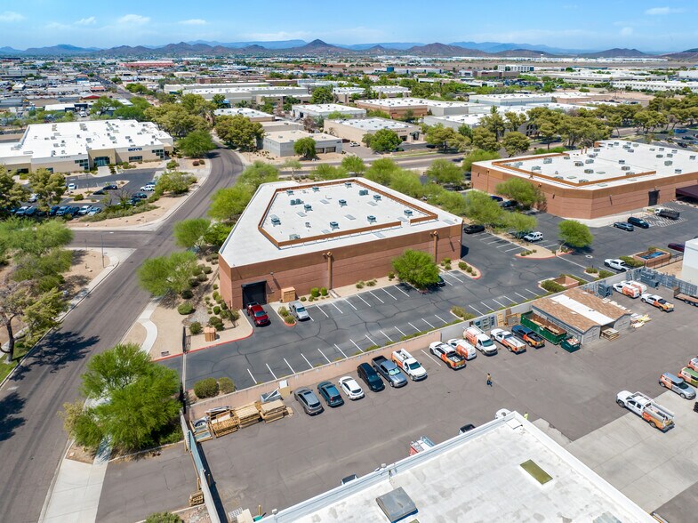 More Photos Of 2025 W Quail Ave, Phoenix Manufacturing For Lease