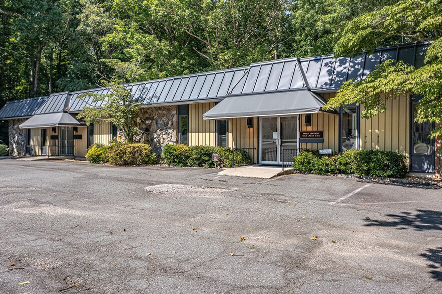 More Photos Of 279 N Main St, Kilmarnock General Retail For Sale