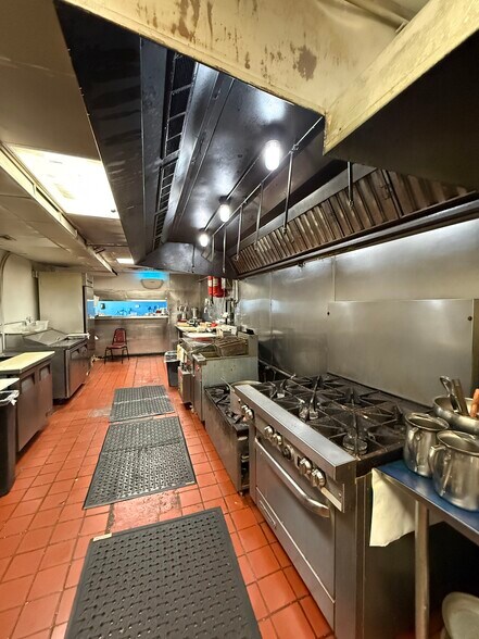 More Photos Of 2028 Paramount Blvd, Amarillo Fast Food For Sale