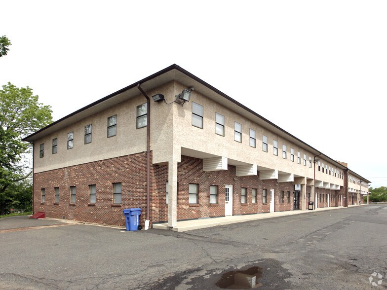More Photos Of 7 Cedar Grove Ln, Somerset Medical For Lease