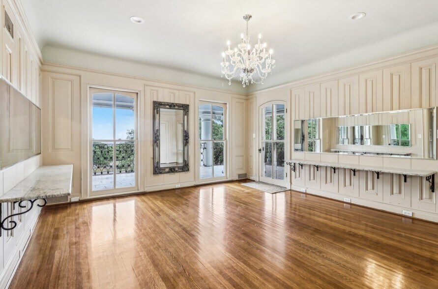 More Photos Of 7735 Mocking Bird Ln, San Antonio Lodge Meeting Hall For Sale