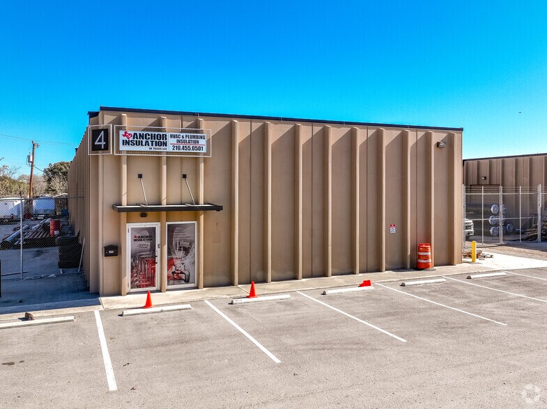 More Photos Of 4728 Goldfield, San Antonio Unknown For Lease