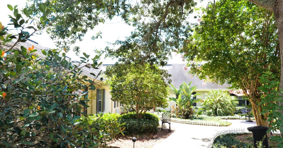 More Photos Of 12 E Grove Ave, Lake Wales Assisted Living For Sale
