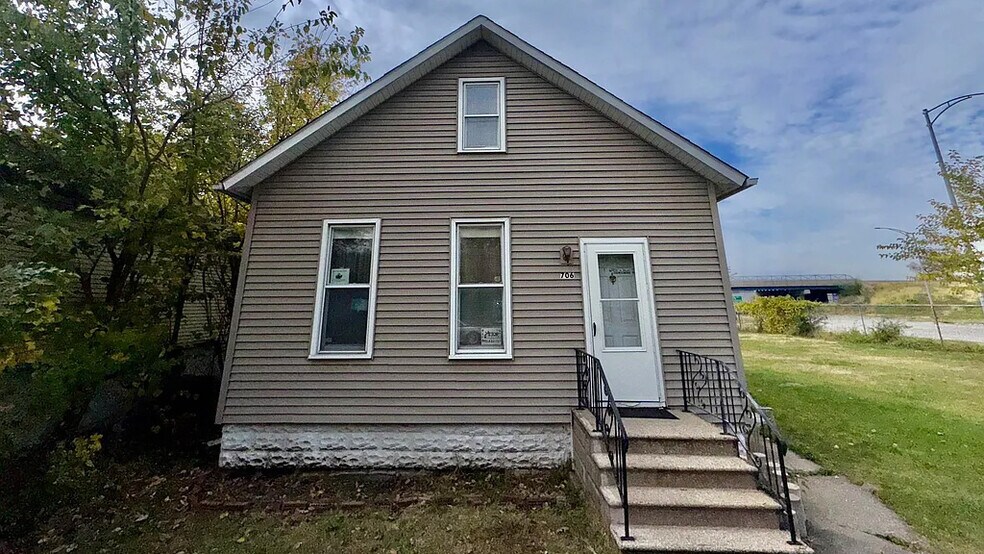 More Photos Of 706 4th St, Rock Island Apartments For Sale