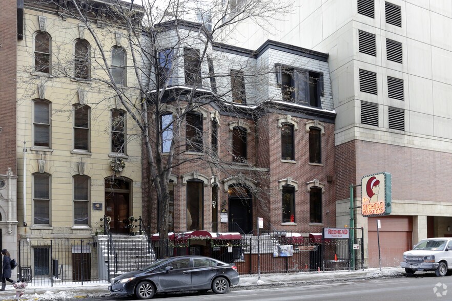 More Photos Of 16 W Ontario St, Chicago Storefront Retail Office For Lease