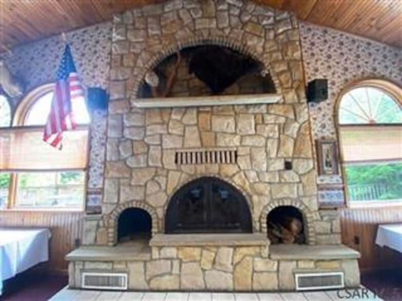 More Photos Of 1939 Forest Hills Dr, Elton Restaurant For Sale