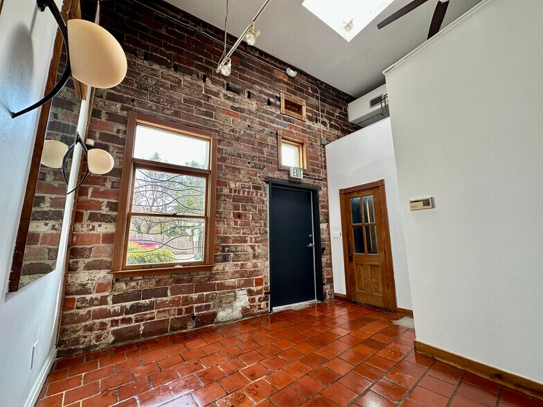 More Photos Of 1033 Monroe Dr, Atlanta Storefront Retail Office For Sale