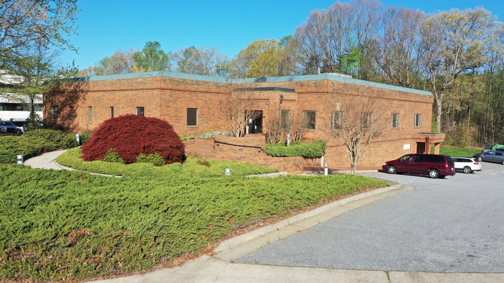 More Photos Of 130 Charlois Blvd, Winston-Salem Medical For Sale