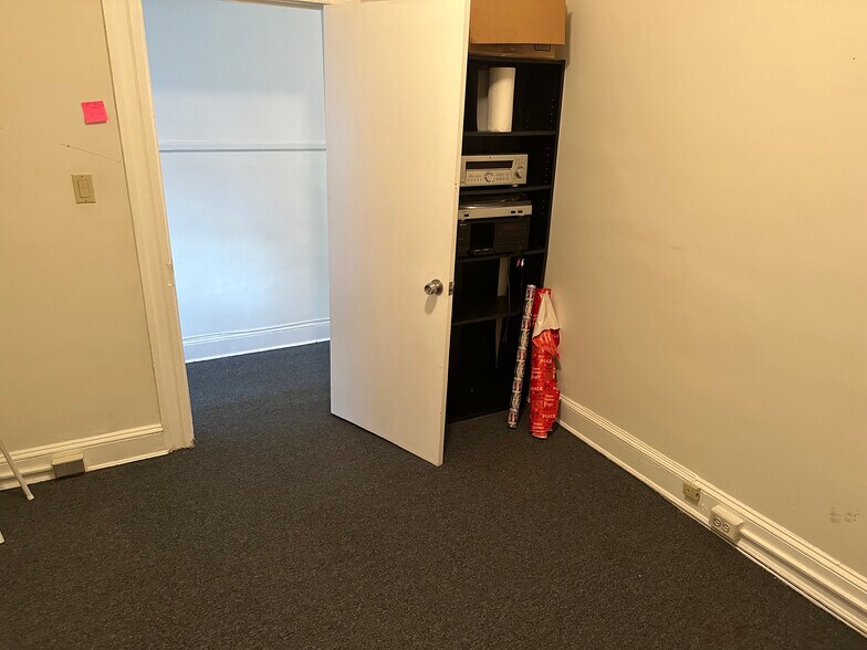 More Photos Of 4601-4603 Eastern Ave, Baltimore Office For Lease