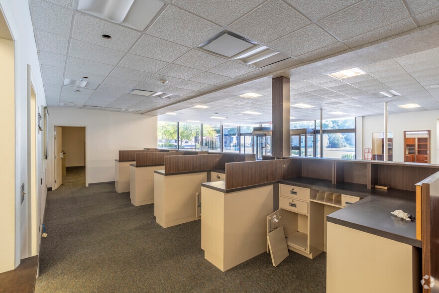 More Photos Of 3429 N Prospect Rd, Peoria Bank For Sale