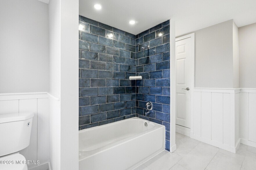 More Photos Of 75 Main St, Waretown Flex For Sale