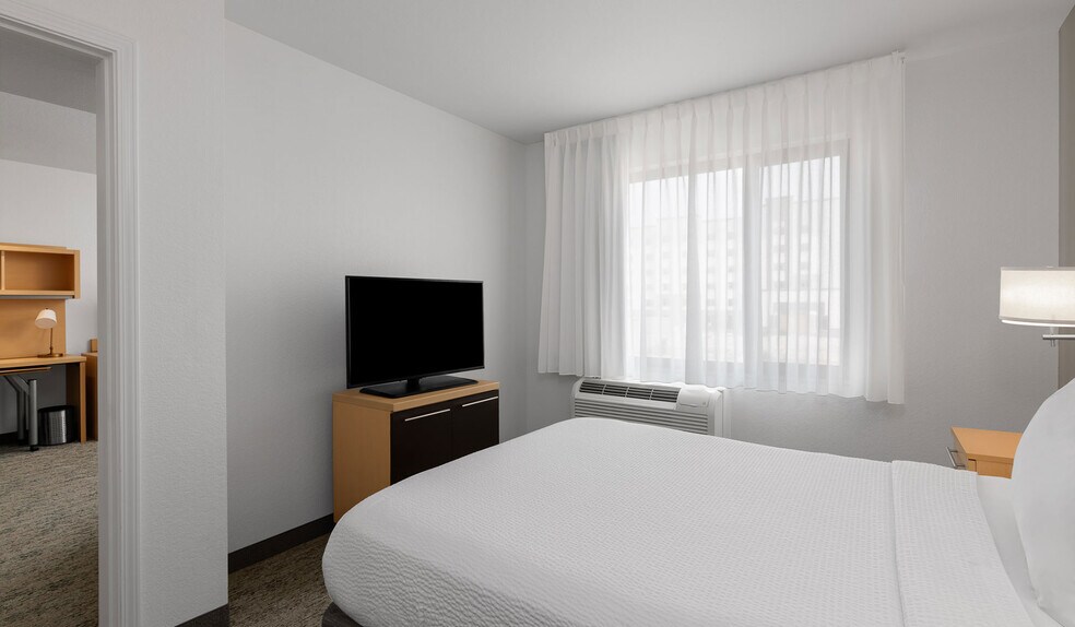 More Photos Of 4100 N Kittredge St, Denver Hotel For Sale