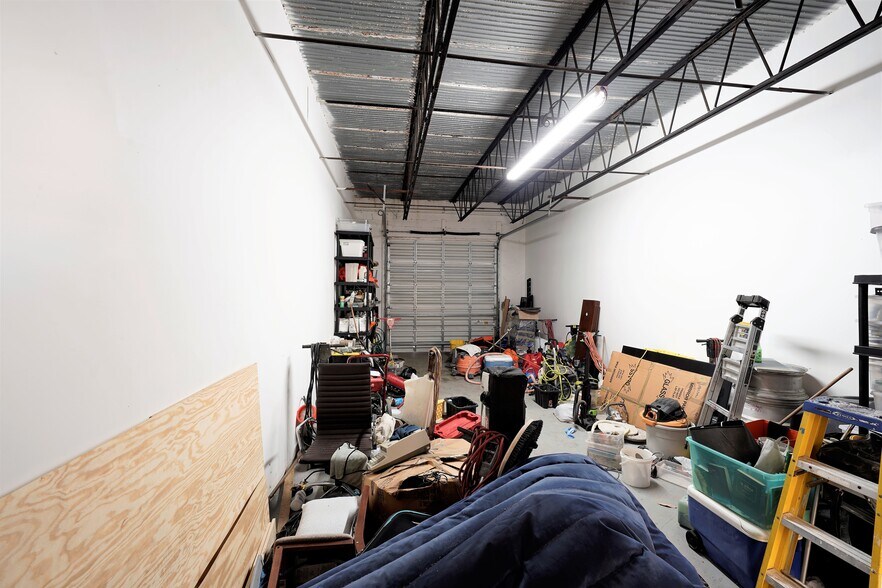 More Photos Of 1500-1536 S Dixie Hwy, Pompano Beach Showroom For Lease