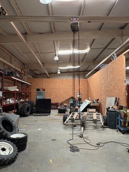 More Photos Of 619 Marcus St, Dublin Light Distribution For Sale