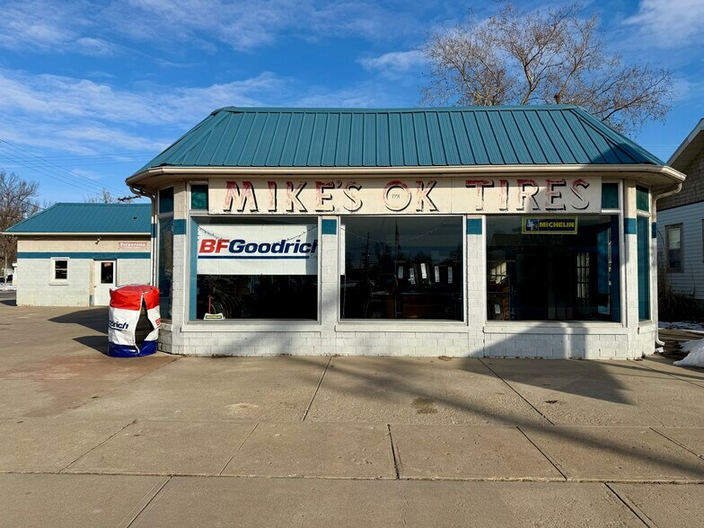 Primary Photo Of 400 Center St, Marysville Service For Sale