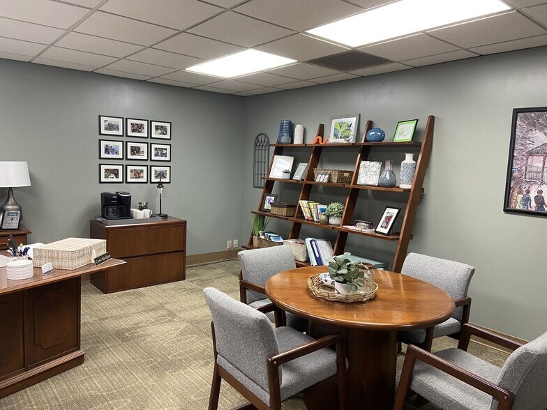 More Photos Of 615 W Virginia St, Evansville Medical For Sale