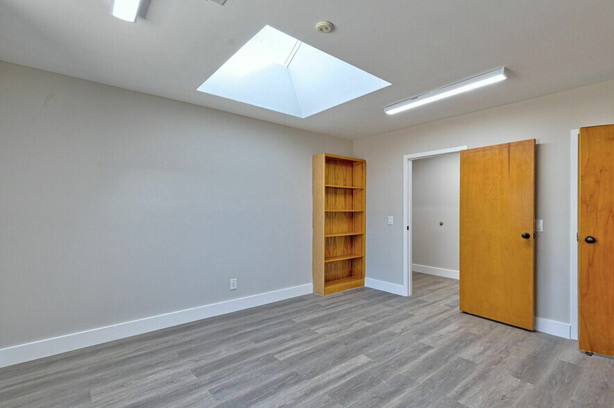 More Photos Of 1906 Warm Springs Rd, Columbus Medical For Sale