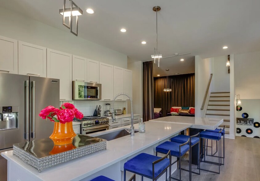 More Photos Of , Nashville Unknown For Sale