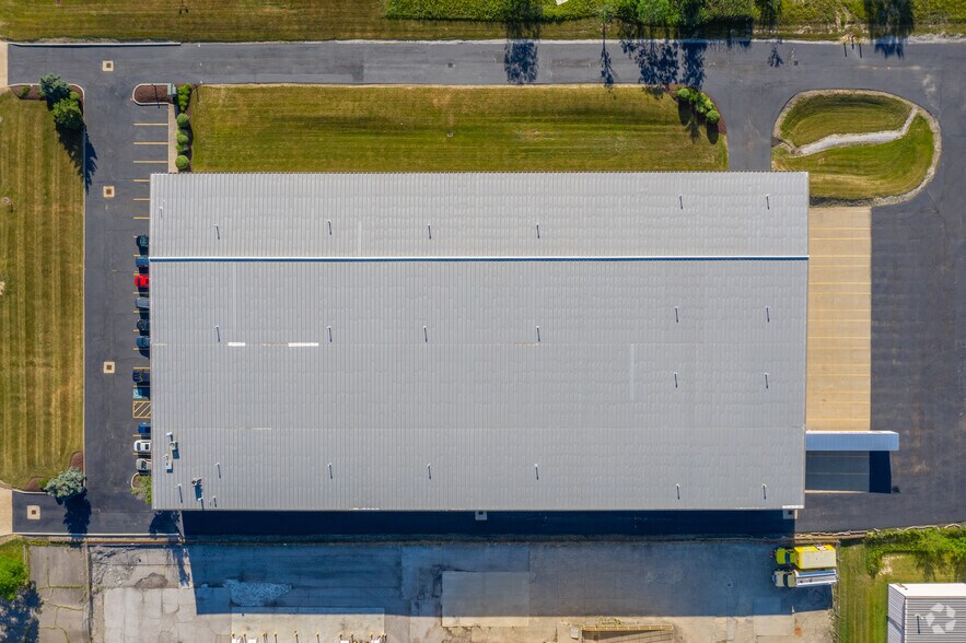 More Photos Of 3048 Nationwide Pky, Brunswick Warehouse For Lease