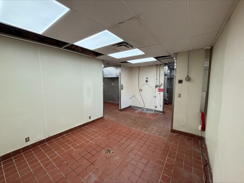 More Photos Of 935 Chuck Dawley Blvd, Mount Pleasant Fast Food For Lease