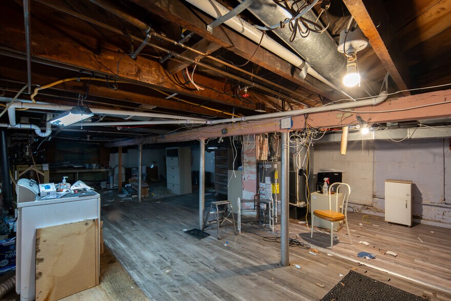 More Photos Of 1221 Altamont Ave, Schenectady Office For Sale