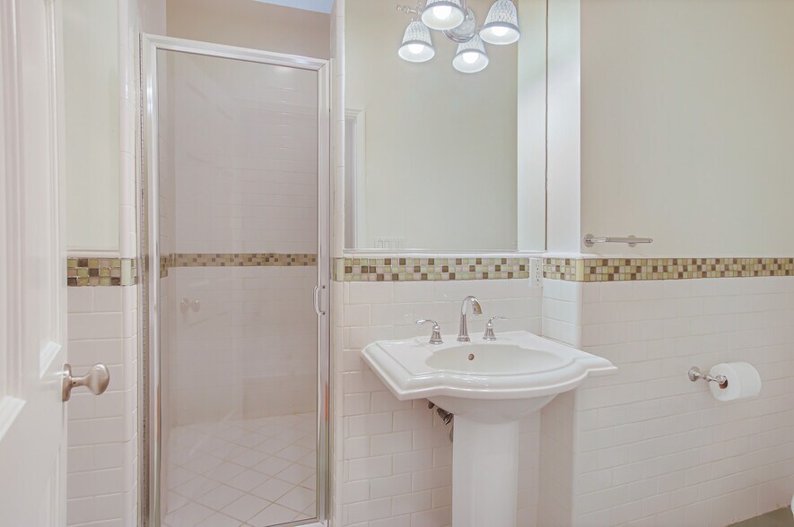 More Photos Of 1074 S Genesee Ave, Los Angeles Apartments For Sale