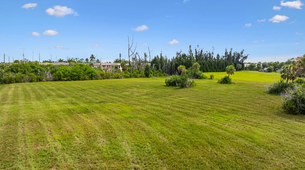 More Photos Of 16984-16998 McGregor Blvd, Fort Myers Land For Sale