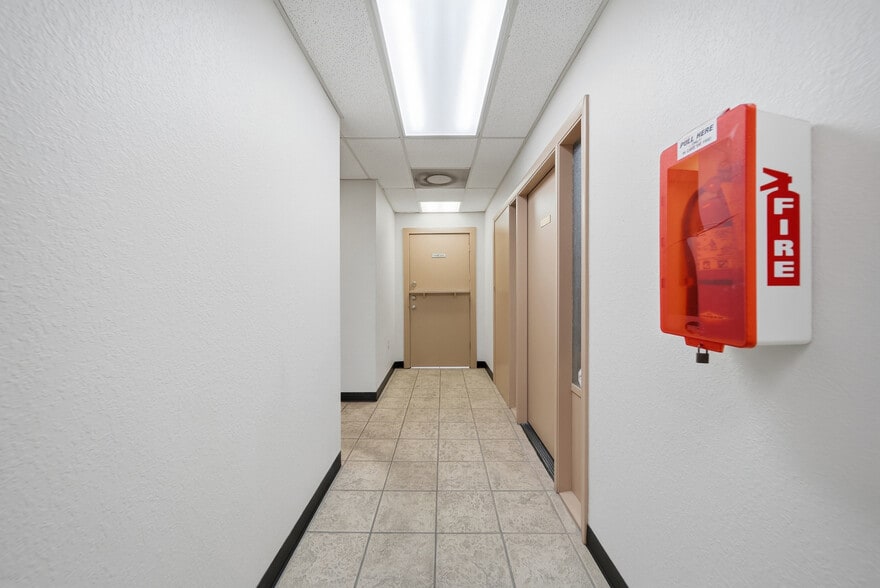 More Photos Of 104 E Fowler Ave, Tampa Office For Sale