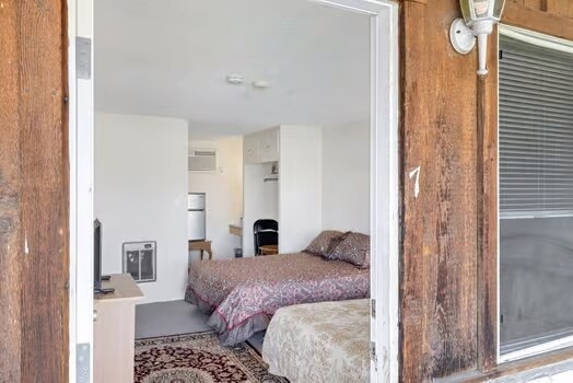 More Photos Of 12900 Soda Lake Rd, Santa Margarita Hotel For Sale