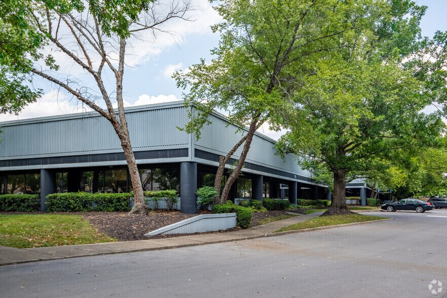 More Photos Of 5000-5010 Linbar Dr, Nashville Light Manufacturing For Lease