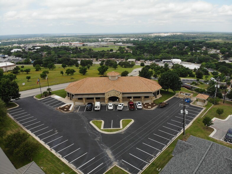 More Photos Of 1002 Marble Heights Dr, Marble Falls Medical For Lease