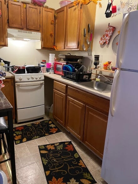 More Photos Of 174 Ashley St, Hartford Apartments For Sale