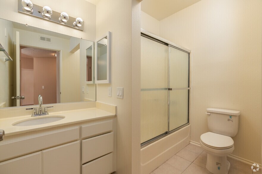 More Photos Of 10621 Valley Spring Ln, North Hollywood Apartments For Sale