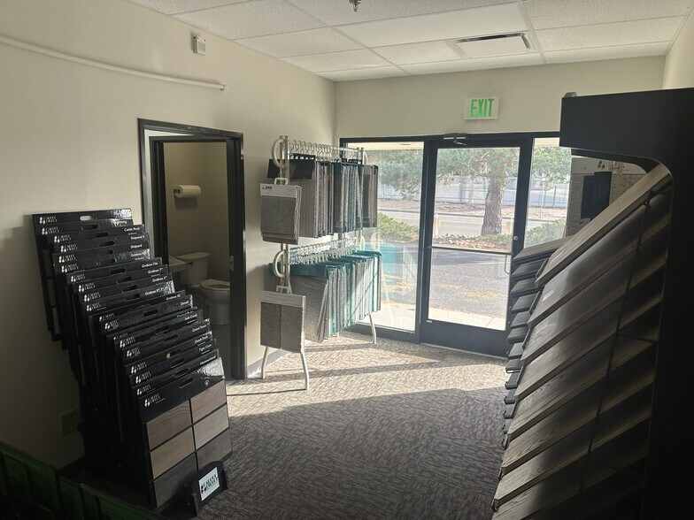 More Photos Of 2075 S Valentia St, Denver Warehouse For Lease