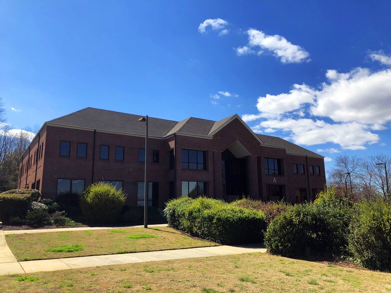 More Photos Of 330 Pelham Rd, Greenville Medical For Lease