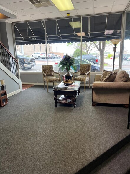 More Photos Of 523 Main St, Danville Loft Creative Space For Sale