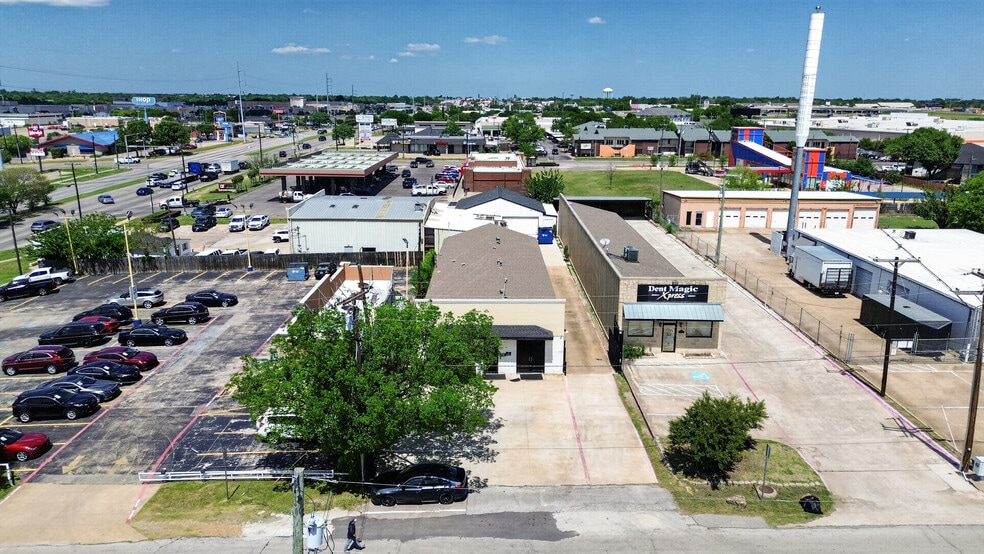 More Photos Of 3413 Herring Ave, Irving Funeral Home For Lease