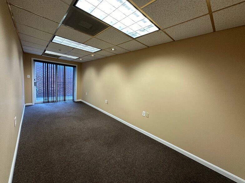 More Photos Of 305 Harrison St, Leesburg Medical For Lease